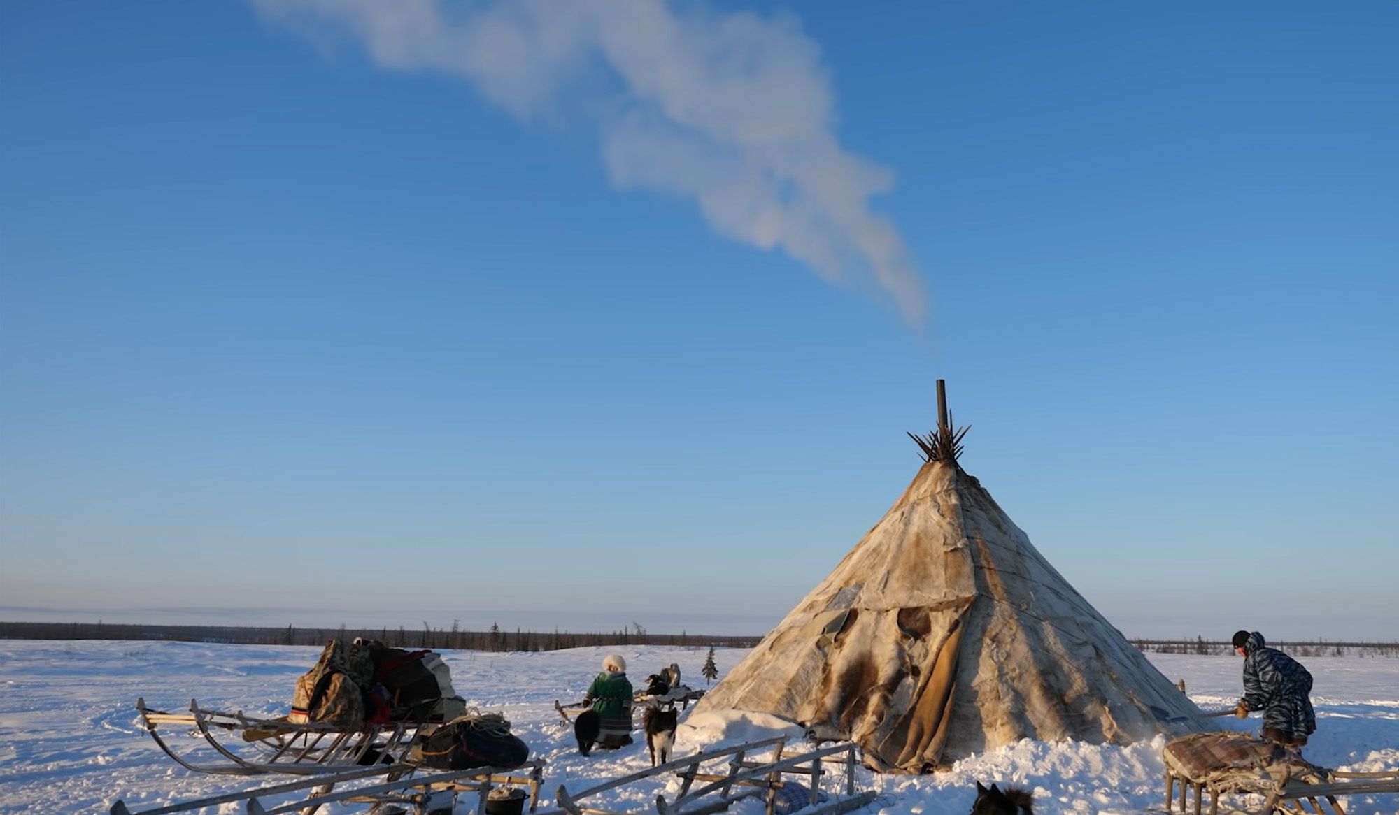 Cultural wisdom begets cozy temporary homes for the Nenets of the Siberian Arctic | Aeon Videos